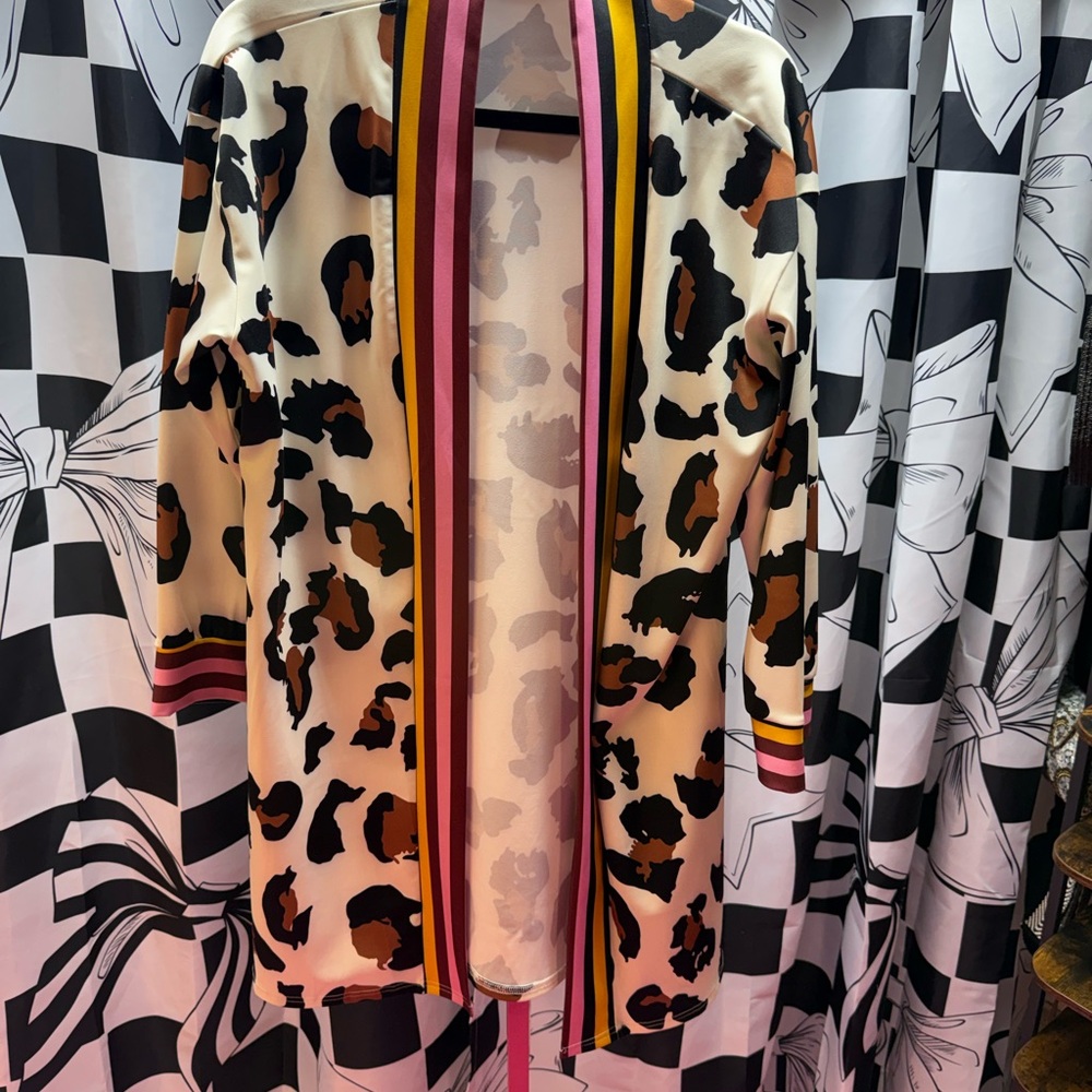 Leopard Print Open Front Kimono - Picture 2 of 2